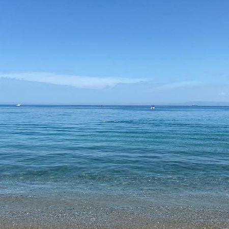 Tra Mare E Lago Torre di Faro Eksteriør bilde