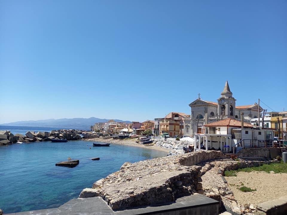 Tra Mare E Lago Torre di Faro Eksteriør bilde