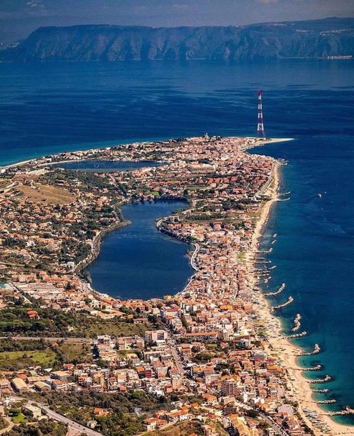 Tra Mare E Lago Torre di Faro Eksteriør bilde